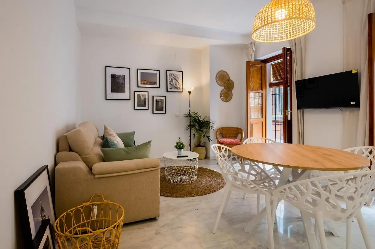 Minty Stay - San Luis Seville Apartment
