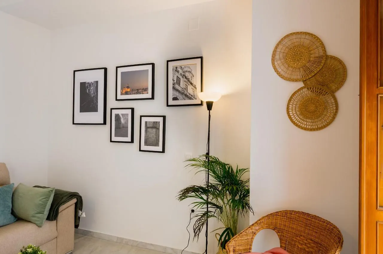 Minty Stay - San Luis Sevilla Apartment